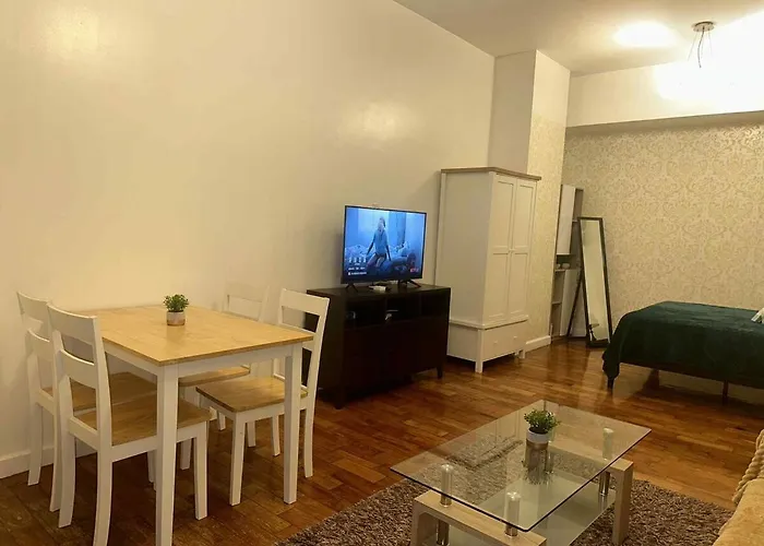Apartment Spacious In Mosaic Tower No Balcony *