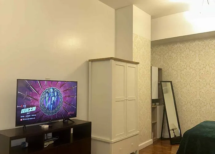 Apartment Spacious In Mosaic Tower No Balcony *